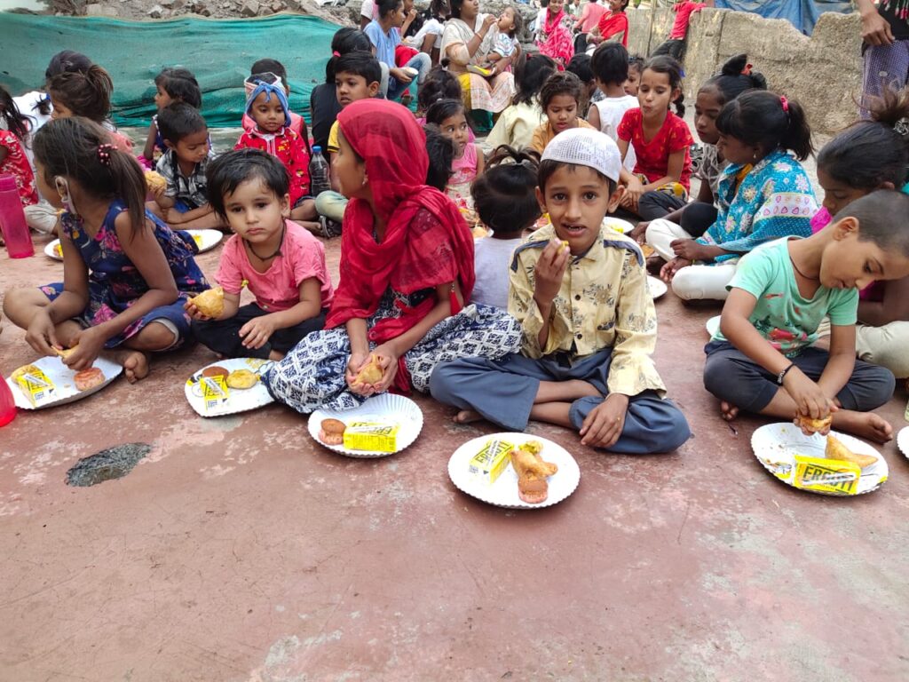 Welfare activity- Snacks distributed in Koparkhairane Slums on 22nd December 2020.